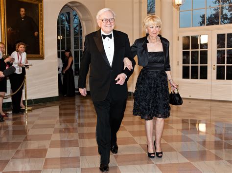 Inside Warren Buffetts Unconventional Open Marriage Business Insider