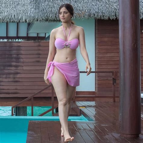 Sexy Vedhika Sizzling In A Bikini Celebrating Holidays In The Maldives