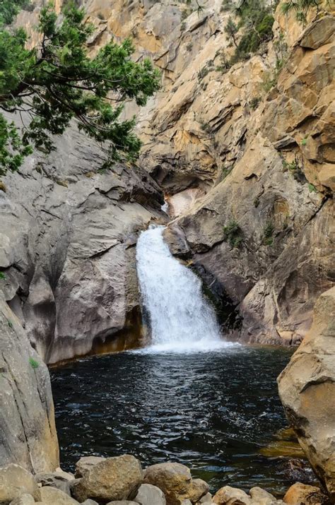 15 Impressive Waterfalls in California to Visit (+ Map)