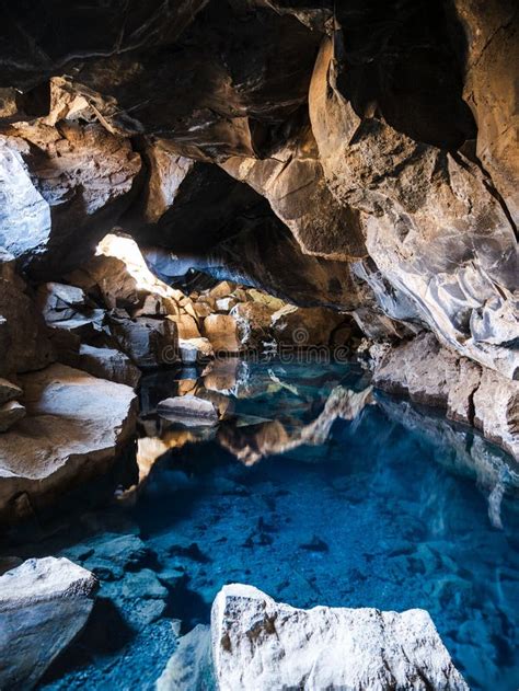 Caverna Della Lava Di Grjotagja Situata Vicino Al Lago Myvatn In