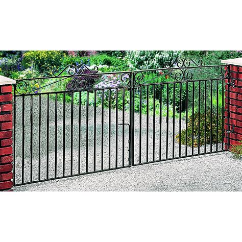 Marlborough Metal Driveway Gates 4ft High Cannock Gates