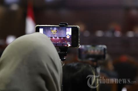 Mk Putuskan Sistem Pemilu Tetap Terbuka Foto