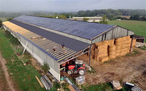 exploiter  batiment agricole avec des panneaux solaires