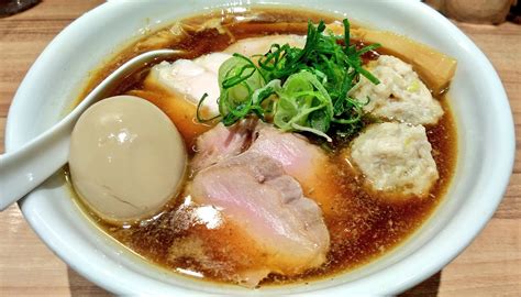 「鶏そばうえ原 特製醤油そばと和え玉 和え玉は塩ダレが有るとの事だったので塩で注文」成田 成哲筋肉島ジャンプ＋のイラスト