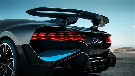 2018 bugatti divo rear view photoshoot