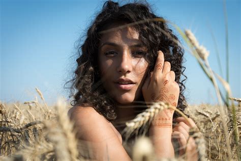 Fondos De Pantalla Luz De Sol Gente Mujer Modelo Morena Mirando