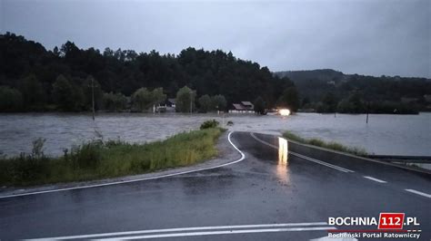 Po Nocnej Ulewie Przerwany Wa Przeciwpowodziowy Na Rzece Stradomka W