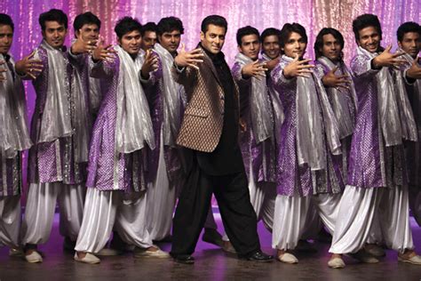 Ishkq In Paris Bollywood Movie: Pooja, Shooting Stills, Location Photos ...