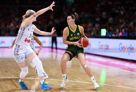 Hosts Australia through to semi-finals at Women's Basketball World Cup