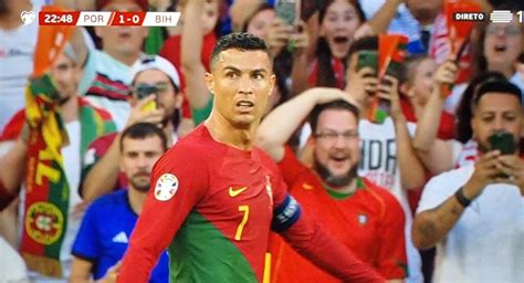 VÍDEO Cristiano Ronaldo marcou mas foi anulado por fora de jogo