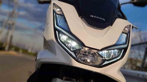 Honda PCX E HEV Hybrid Motorbike Riding and Review en Japón YouTube