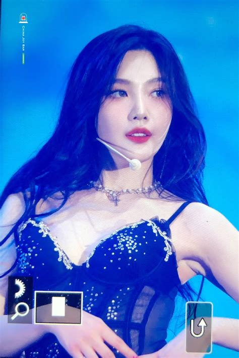 Red Velvet S Joy Gains Attention For Her Sexy Visuals At Their R To V