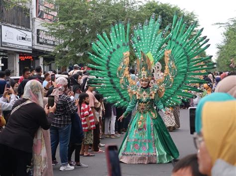 Jogja Fashion Carnival Hadirkan Panggung Kreativitas Fashion Di