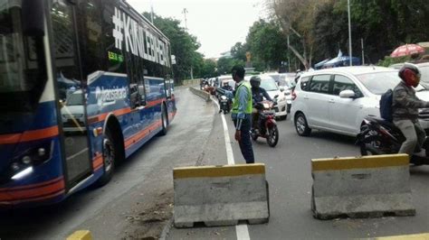 Antisipasi Unjuk Rasa Di Istana Merdeka TransJakarta Lakukan