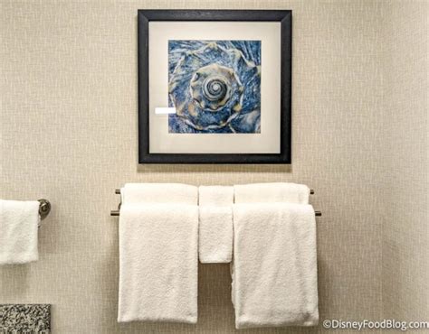 Wdw Disney Springs Hotel Drury Plaza Hotel Room Tour Bathroom Art