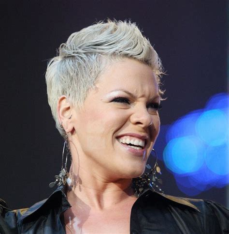 Pink Starts Work On Sixth Studio Album Pink Singer Hairstyles Pink