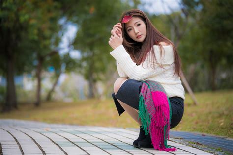 4K Asian Sitting Pose Glance Brown Haired HD Wallpaper Rare Gallery