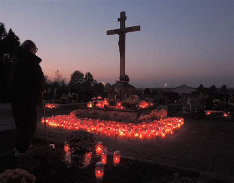 To Slavimo Na Blagdan Svih Svetih A To Na Du Ni Dan Compas Hr Lipik