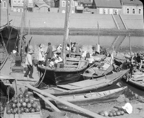 People boarding boats | Near East Relief Historical Society