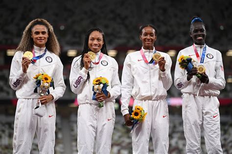 Team Usa Wins Gold Women 4x400m Relay 2021 Olympics The Us Women S Track Team Wins A 7th