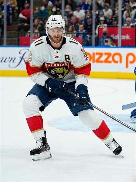 Calgary Flames Extend Jonathan Huberdeau