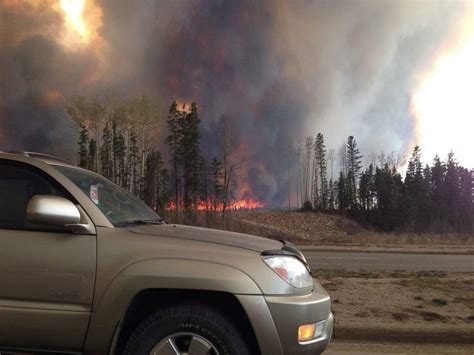 Wildfire Forced Evacuation Of Fort Mcmurray Canada Photos Abc News