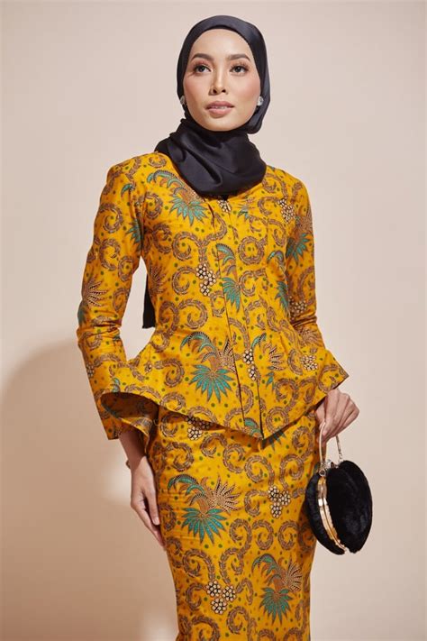 Fesyen Baju Dari Kain Batik Ide Design Baju Raya Batik Lamaz