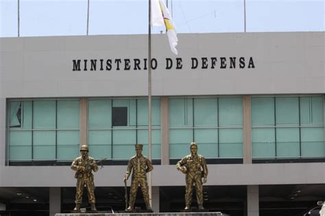 Detectan 7000 Personas En Nóminas Del Ministerio De Defensa Que No