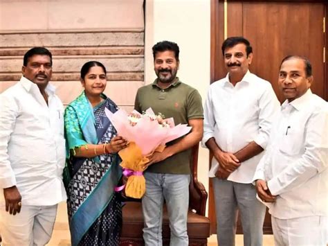 4 BRS MLAs Meet Revanth Reddy TeluguBulletin