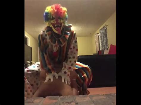 Gibby The Clown Fucking A Milf In Her House While Listening To A Clown Song XNXX