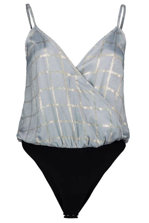 8 Hot Sexy Liz Crosby Bikini Pics