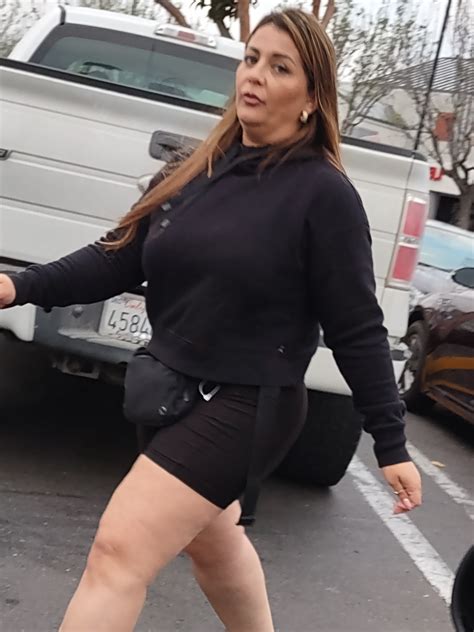 Thick Latina Mama Ass And Legs Grocery Store Parking Spandex Leggings Yoga Pants Forum