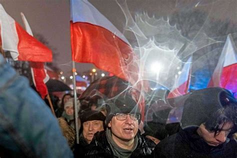 Oppositionelle PiS Partei Liegt Bei Kommunalwahl In Polen Vorn Polen