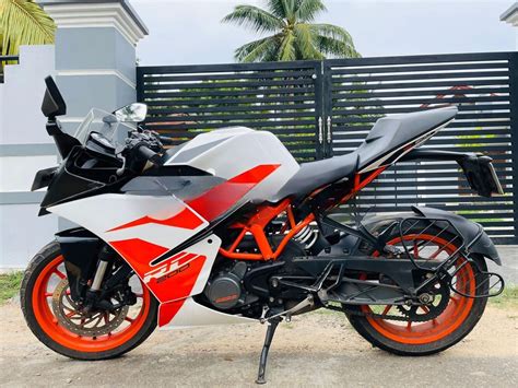 KTM RC 200 Review - BikesGuide ikman