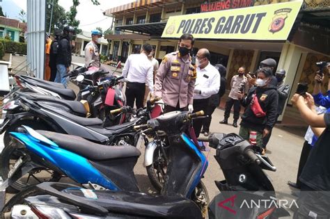 Polisi Ciduk Komplotan Pencuri Spesialis Sepeda Motor Di Garut Antara