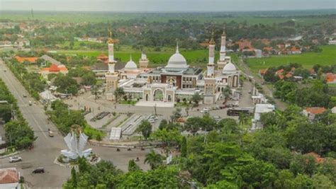 Masjid Terbesar Di Indramayu Berperan Besar Dalam Penyebaran Islam