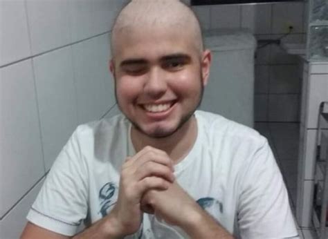 Campanha Arrecada Dinheiro Para Tratamento De Jovem Leucemia