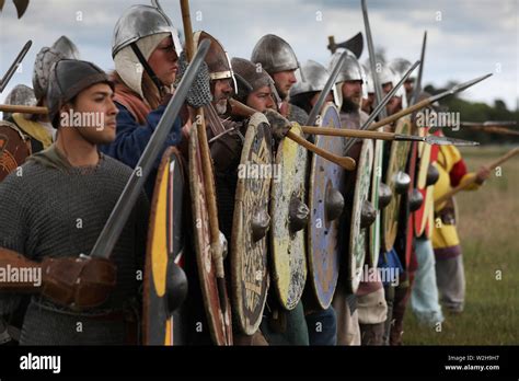 Viking Battle Shield Wall Hi Res Stock Photography And Images Alamy