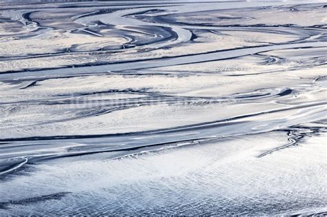 Luftaufnahme Büsum Wattenmeer der Nordsee Küste bei Prielbildung in