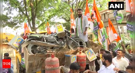 Karnataka News Youth Congress Workers Protest In Bengaluru Over