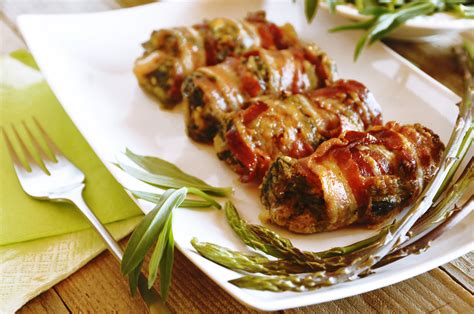 Rolls Con Asparagi E Strigoli Al Bacon ROSSO FRAGOLA