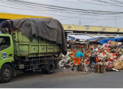 Volume Sampah Naik 10 Persen Pemkot Tangsel Angkut Ratusan Ton Sampah