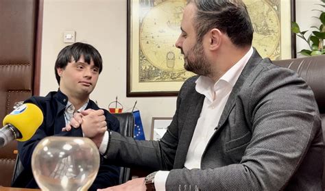 Ѓорѓиевски вработи лице со даунов синдром во неговиот тим во кисела ...