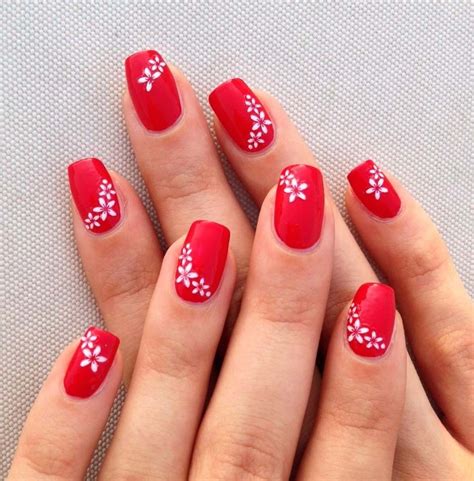 Amazing Red Nails With White Flowers 2018 Roter Nagellack