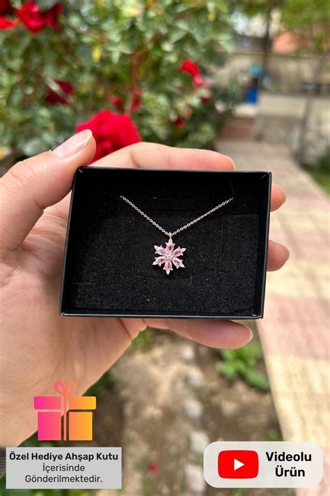 Lucente Jewellery Hediye Kutulu Pembe Ta L Lotus I E I G M Kolye