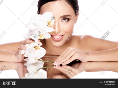 Beautiful Girl Nude Image Photo Free Trial Bigstock