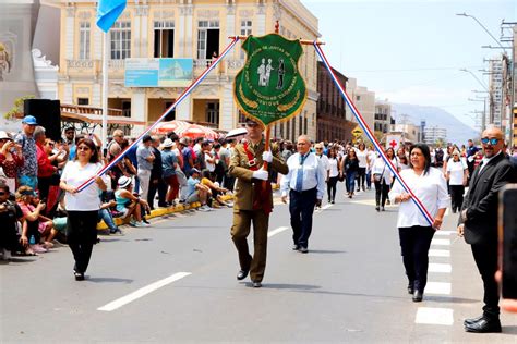 Masivo Desfile Por Aniversario De La Ciudad Diario El Longino