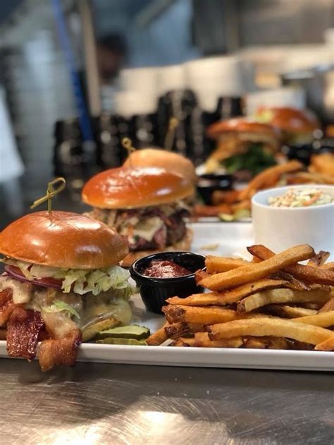 Bru Burger Bar Serves Mouthwatering Burgers In Cincinnati