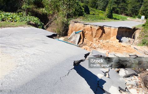 Hurricane Matthew Damage Stock Photo - Download Image Now - 2016 Hurricane Matthew, Accidents ...