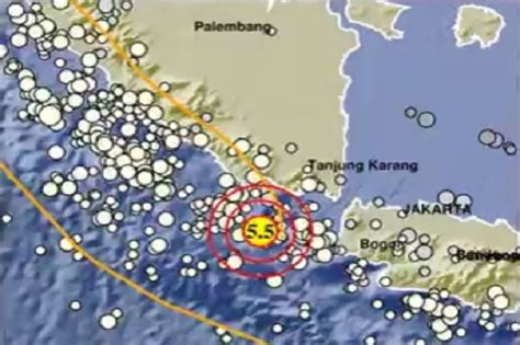 Gempa Di Tengah Laut Guncang Tanggamus Getarannya Dirasakan Hingga